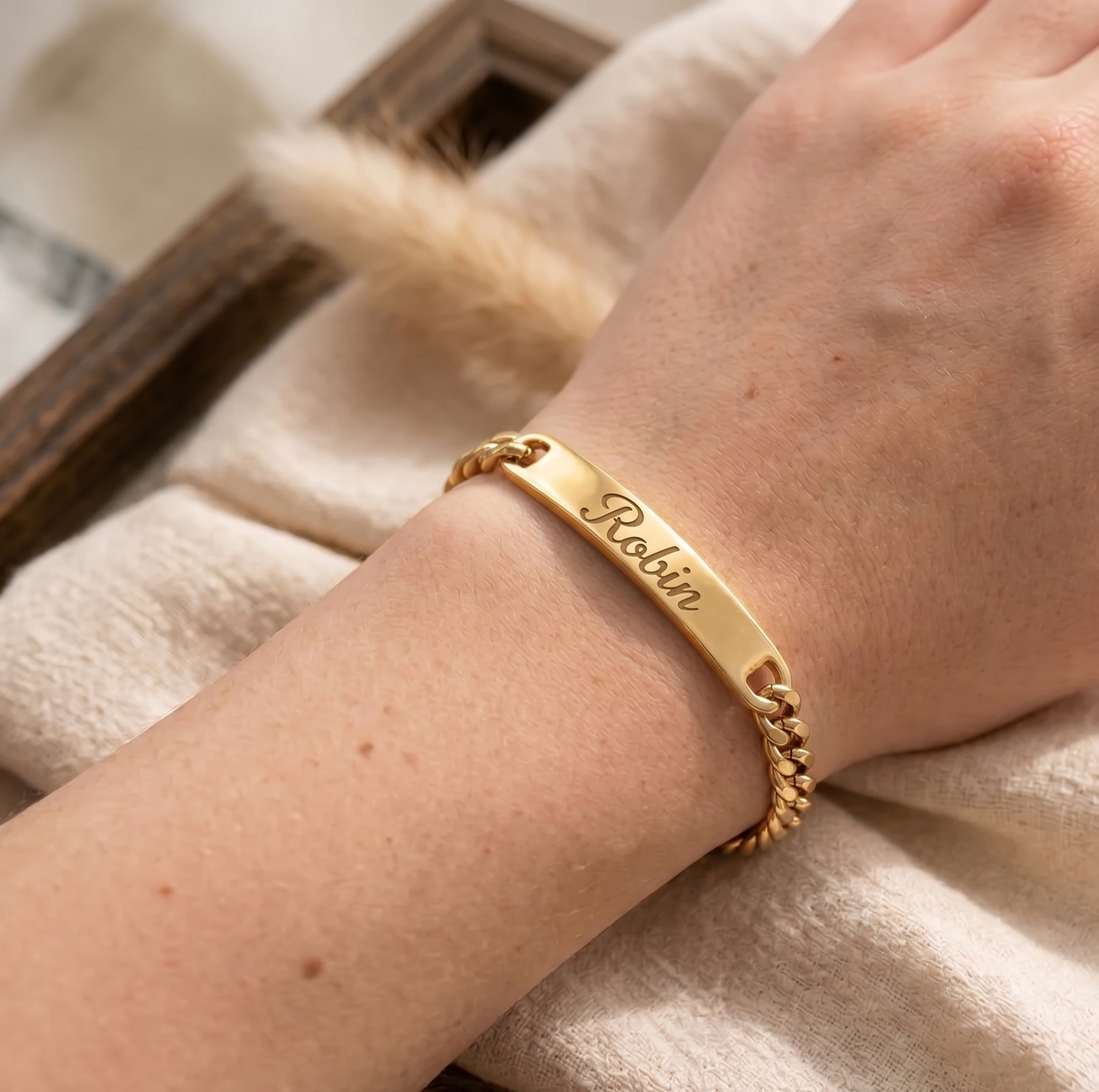 Single Engraved Bracelet Narrow