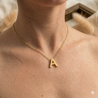 Littri – Edelstahlkette mit Buchstaben-Anhänger in Gold (45 + 5 cm)