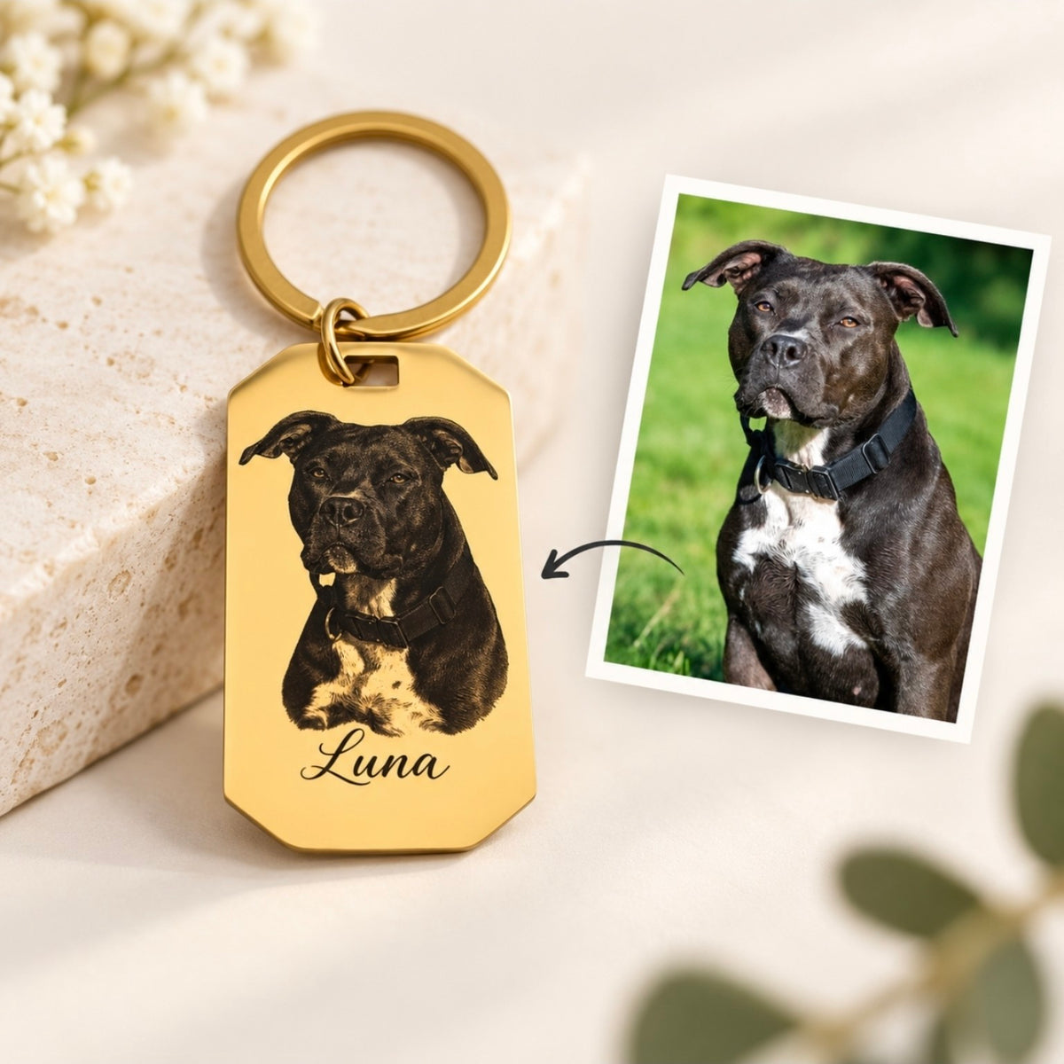Personalisierter Haustier-Schlüsselanhänger in Gold mit Hundegravur