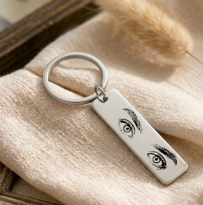 Personalisierter Augen-Schlüsselanhänger aus Edelstahl