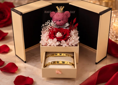 Rote Rosenbox mit personalisierten Augen-Partnerarmbändern